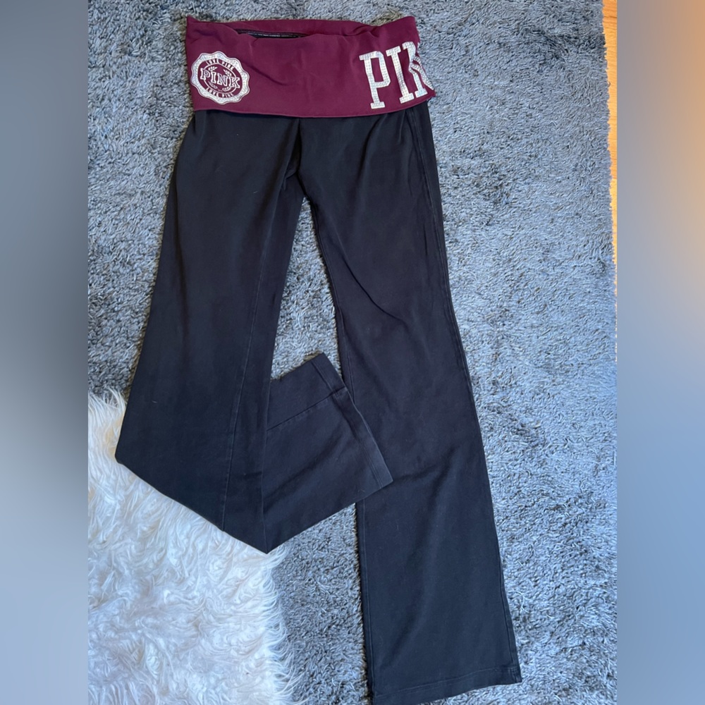 Victoria’s Secret PINK yoga pants